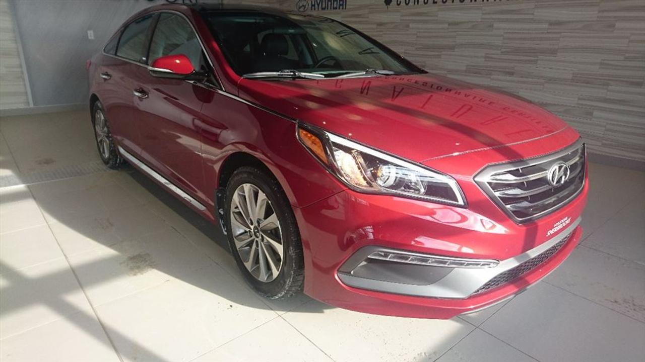 <a href=https://www.hyundaisherbrooke.com/occasion/Hyundai-Sonata-2015.html>https://www.hyundaisherbrooke.com/occasion/Hyundai-Sonata-2015.html</a>

SONATA 2015 SPORT + TOIT PANORAMIQUE + MAGS 17 + INTÉRIEUR CUIR/TISSUS + RADAR POUR STATIONNEMENT MARCHE ARRIÈRE + DÉTECTION ANGLES-MORTS + CAMÉRA DE RECUL + ENTRÉE MAIN LIBRE/BOUTON POUSSOIR/VALISE INTELLIGENTE + SIÈGE CONDUCTEUR ÉLECTRIQUE + 4 SIÈGES CHAUFFANTS + VOLANT CHAUFFANT GAINÉ DE CUIR + CRUISE + BLUETOOTH + A/C + CD/USB/AUXILIAIRE + UN SEUL PROPRIÉTAIRE ET JAMAIS ACCIDENTÉ (CARPROOF À LAPPUI)    NOUS REPRENONS TOUS LES VÉHICULES EN ÉCHANGE! SPÉCIALISTE EN 1ÈRE, 2ÈME ET 3ÈME CHANCE AU CRÉDIT! COMMUNIQUEZ AU 819-562-1700 POUR UN ESSAI ROUTIER OU POUR DES RENSEIGNEMENTS SUPPLÉMENTAIRES !!!