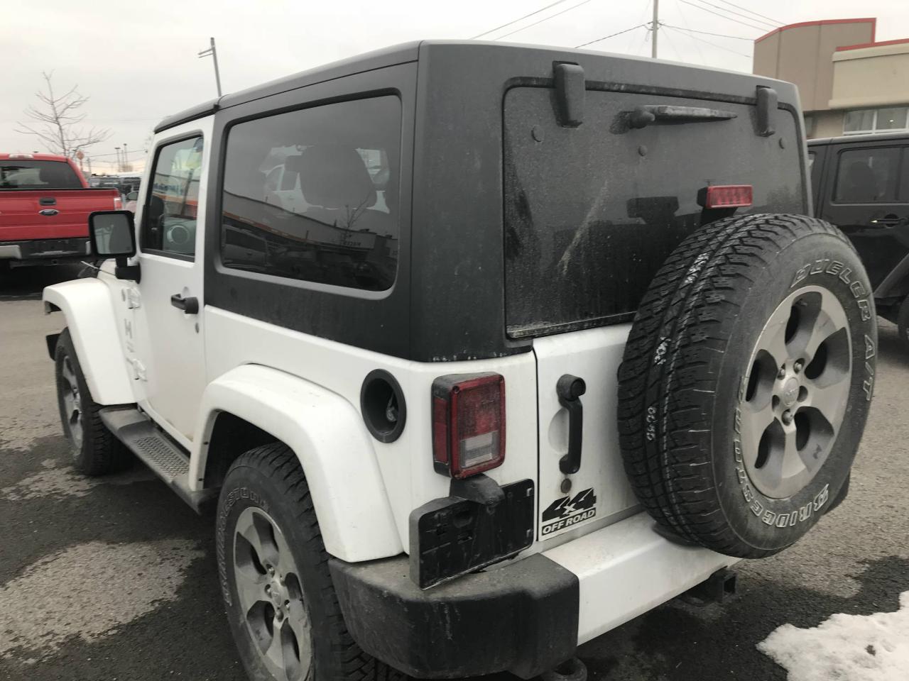 652457