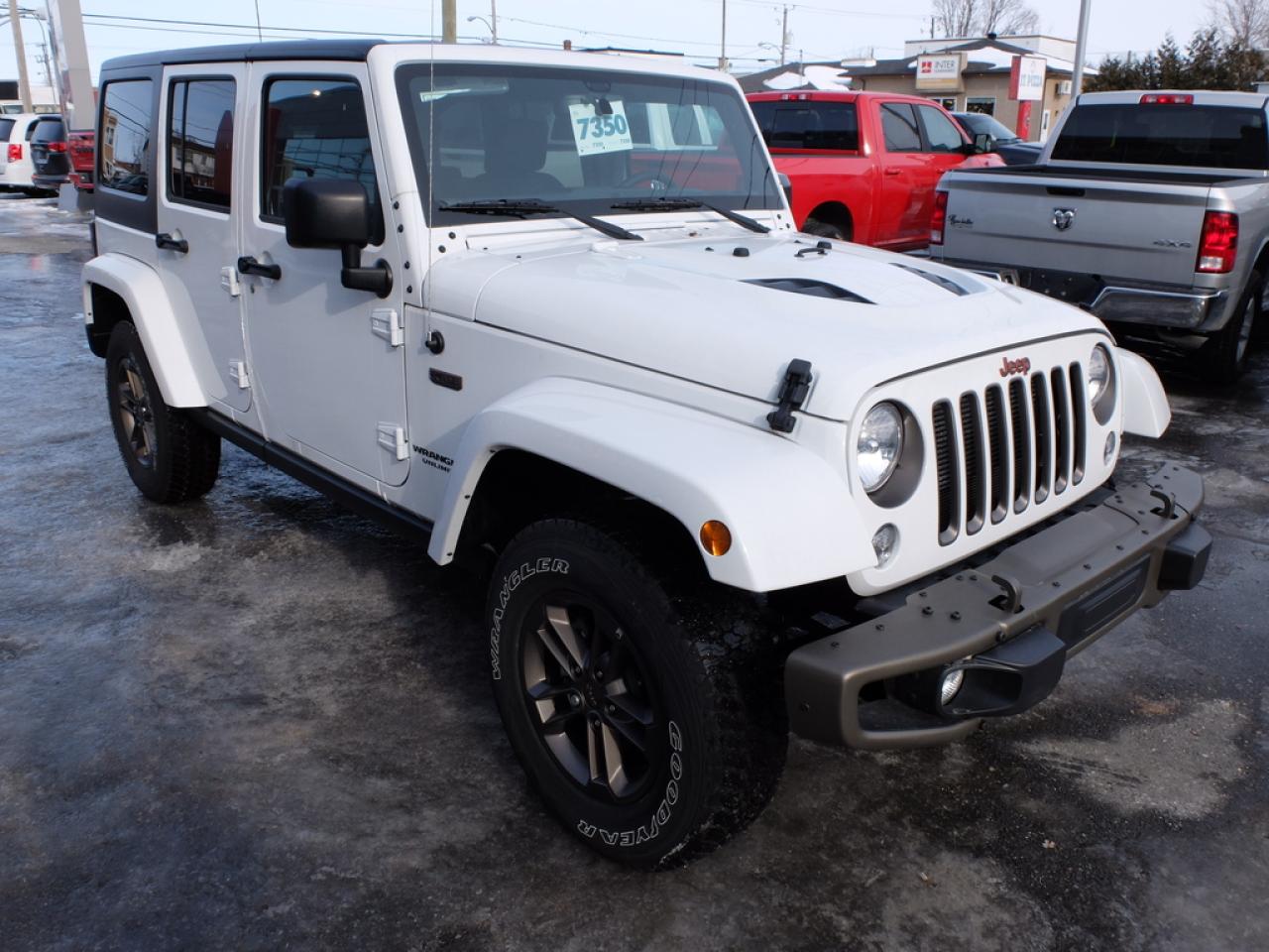Used 2017 Jeep Wrangler En Attente for sale in Île-Perrot, QC
