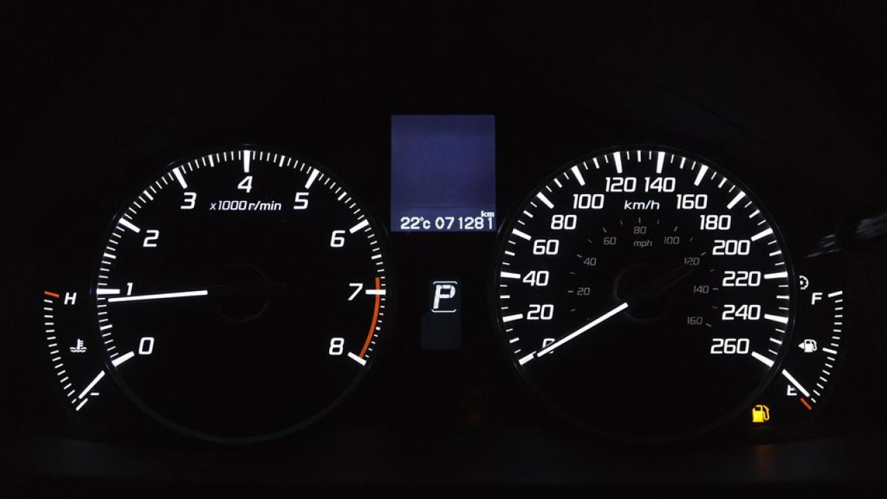 652519