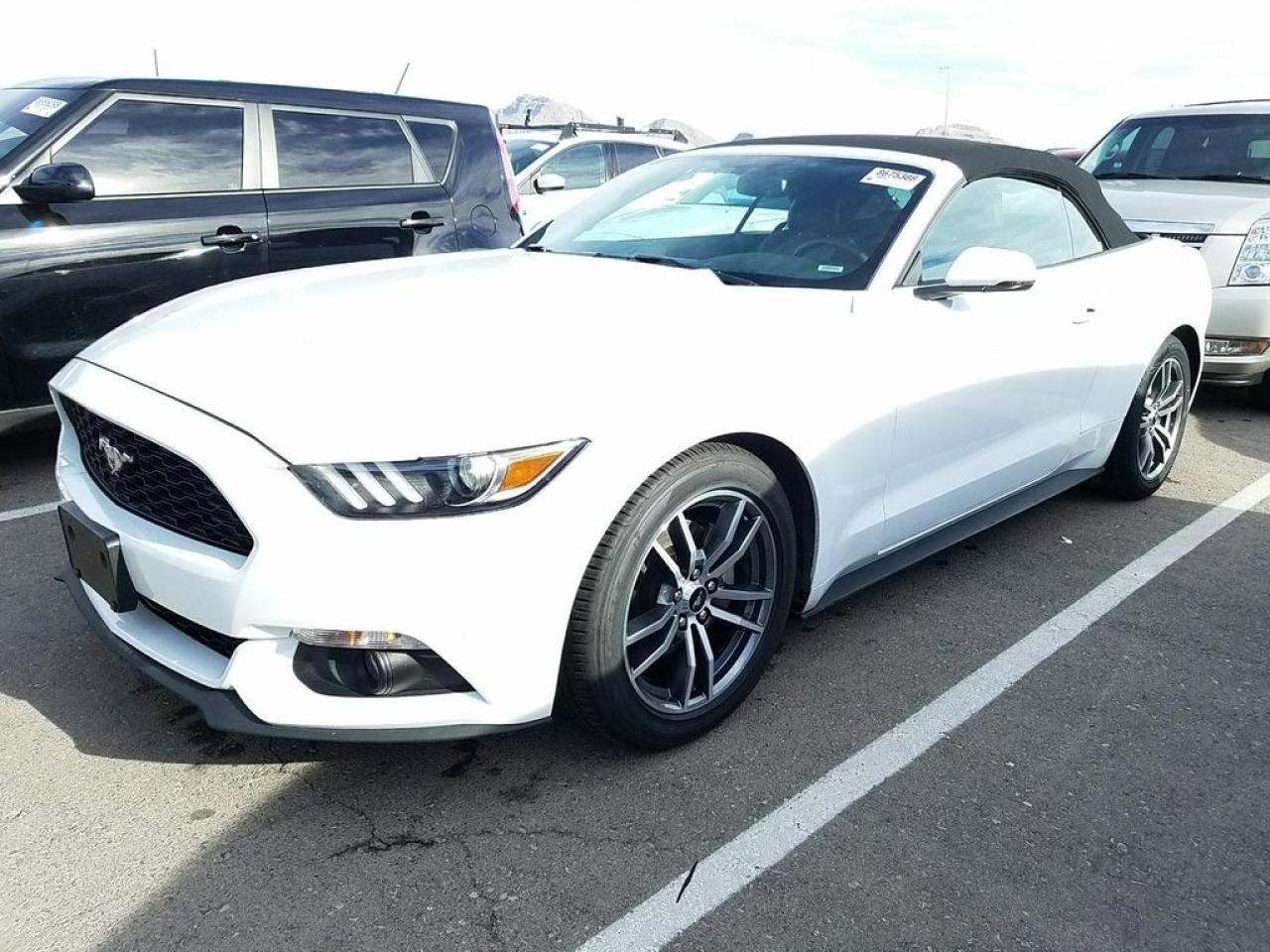 Used 2017 Ford Mustang Convertible for sale in Île-Perrot, QC