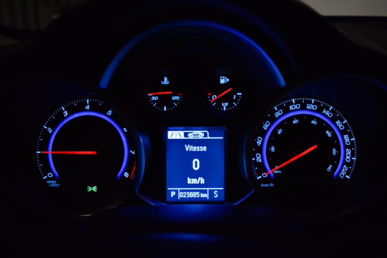 652832