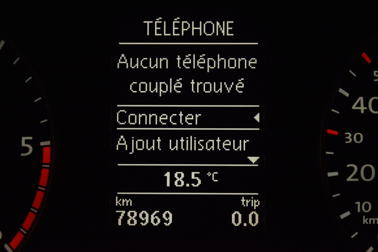 652933