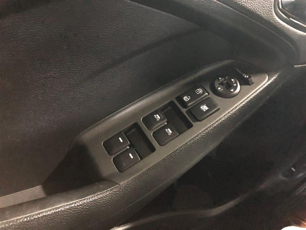 652945