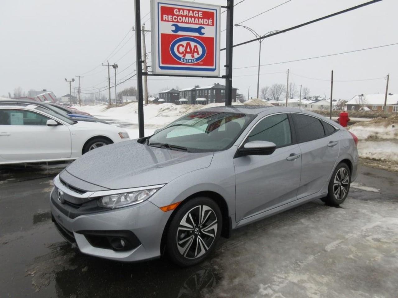 <a href=https://www.maisonduroutier.com/occasion/Honda-Civic-2017.html>https://www.maisonduroutier.com/occasion/Honda-Civic-2017.html</a>

Venez vivre une expérience dachat sans pression!  Wow comme un neuf avec seulement 5 100 km certifié. Jamais accidenté ,ancienne et seule proprietaire de 81 ans . Modele tres bien équipé avec air climatisé, toit ouvrant, mags, camera de recul et dangle mort, sieges chauffants, etc..... Balance de garantie complete Honda et financement disponible sur place ou en ligne au www.maisonduroutier.com    Pour infos ou rendez-vous, 1-888-635-0656 ou par texto a Sébastien Vermette 418-882-7139 ou Jonathan Grondin 418-569-9565 .Membre A.M.V.O.Q. et recommandé Caa-Quebec, nous sommes en affaires depuis 1978 a vous offrir un service irreprochable, toujours au meilleur prix