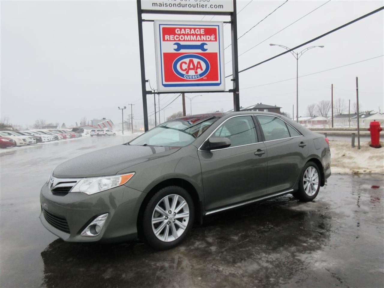 Used 2014 Toyota Camry V6 for sale in Lévis, QC