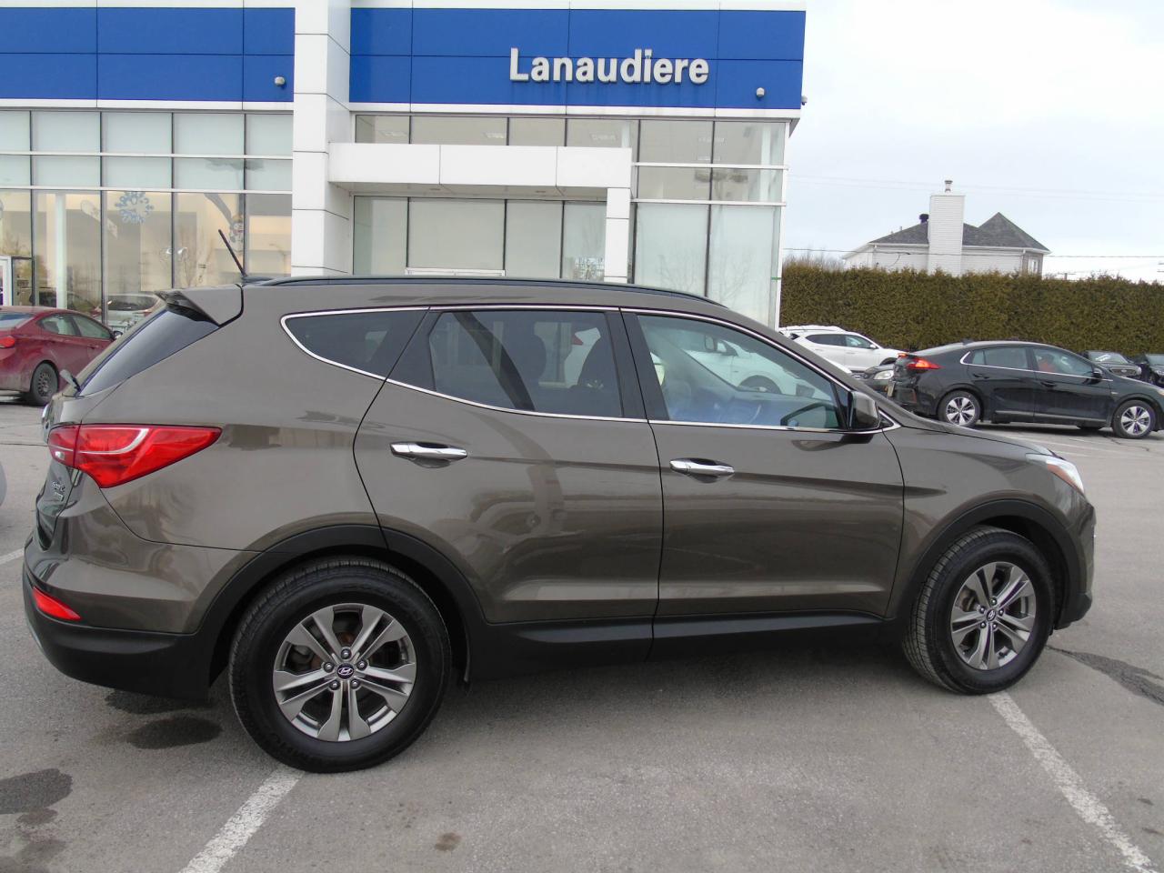 Used 2014 Hyundai Santa Fe Sport 2.4L Premium AWD (4X4) for sale in Joliette, QC