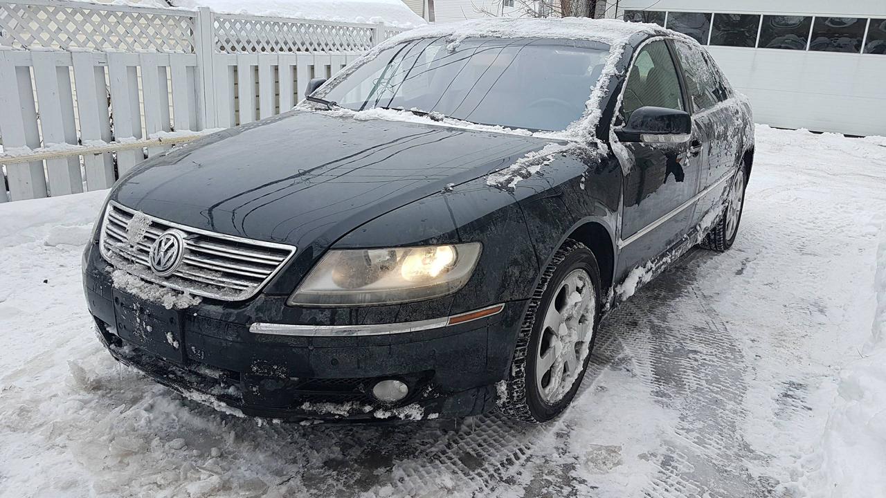 <a href=https://www.autopublique.ca/occasion/Volkswagen-Phaeton-2004.html>https://www.autopublique.ca/occasion/Volkswagen-Phaeton-2004.html</a>

VOLKSWAGEN PHAETON W12 2004 !! TRÈS RARE !!!  Quasi unique au Canada.  Avec un moteur 12 cylindres de 6 litres et 4 roues motrices. Elle a les sièges électriques chauffants en cuir, portes et vitres électrique, toit ouvrant, navigation, air climatisé, mags et plus encore. Vehicule entierement restaurer pour inspection SAAQ: freins, suspension, alternateur, batteries, et une liste encore...vehicule impeccable...de toute beaute. En etre proprietaire est un reve...

Notre site situé à Laval vous offre tous les soins requis pour votre nouveau véhicule sous un même toit : Mécanique  à taux réduit si vous achetez un véhicule chez nous, des rabais sur lesthétique ainsi la teinte de vitres, débosselage sans peinture, carrosserie, remplacement de pare-brise et bien plus.

Tous nos véhicules ont un rapport dinspection détaillé, sont soigneusement préparés.

Nous vous offrons le financement 1ère, 2ème et 3ème chance au crédit ainsi que la politique du meilleur prix garanti !

Osez comparer. Avant dacheter venez rencontrer notre personnel dynamique dans un environnement sans pression. Notre mission est de vous trouver le véhicule de votre choix, selon vos critères ! Si nous ne lavons pas, nous pouvons vous le trouver ! Frais de préparation en sus.

Se habla Español !