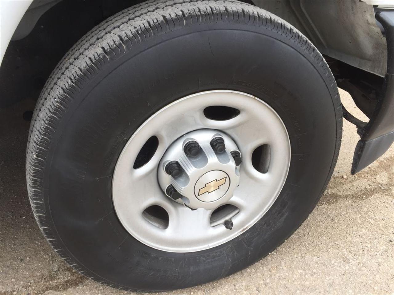 653565