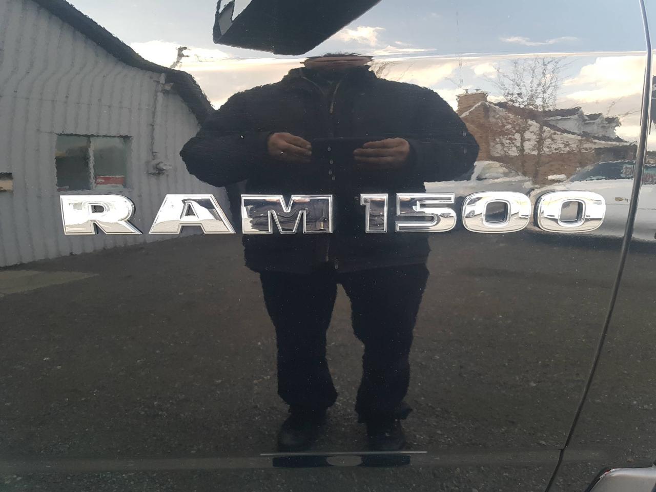 653693