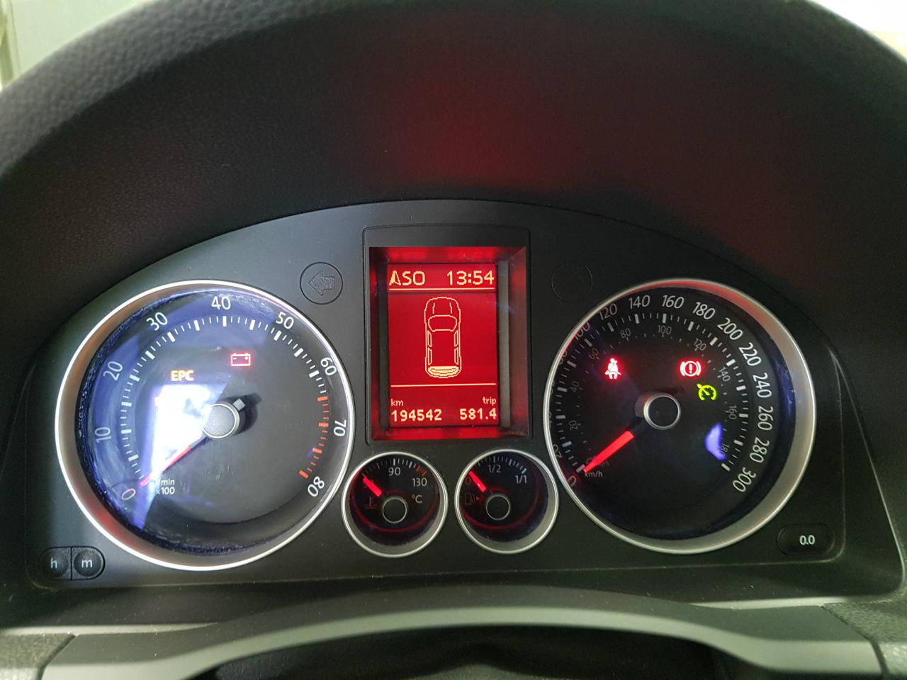 653705