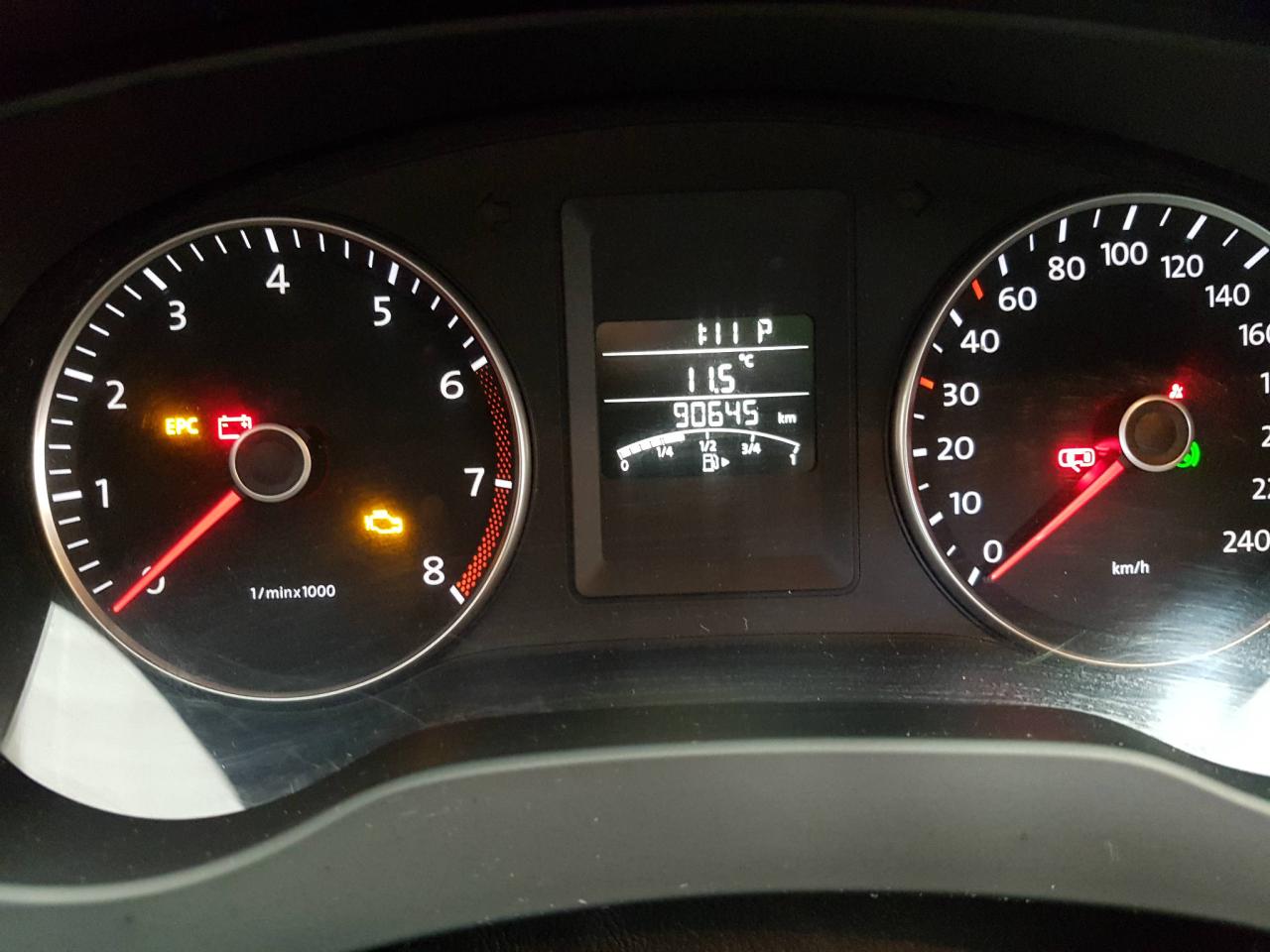 653787
