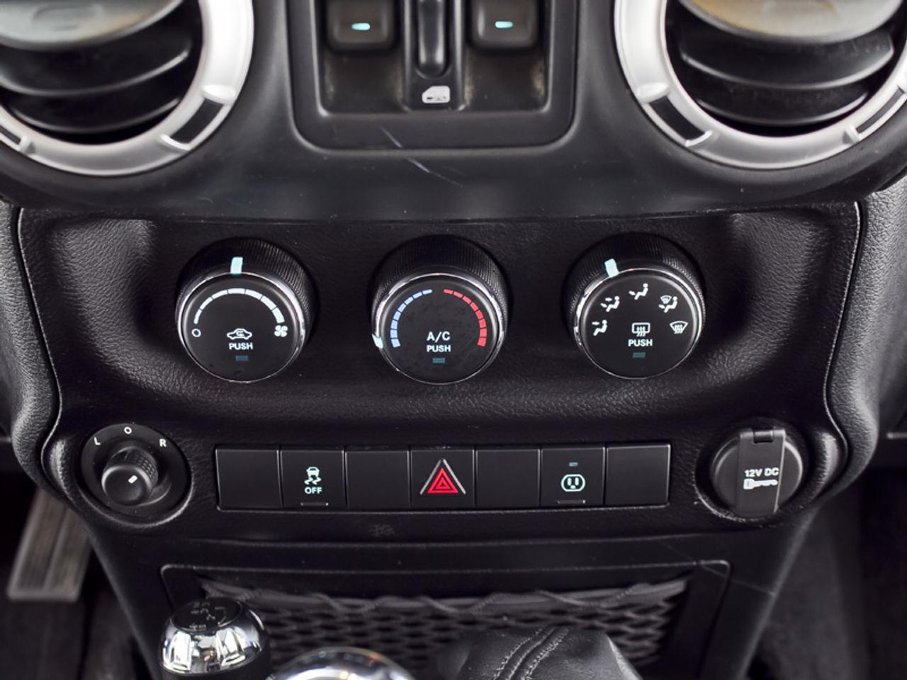 653788.11453585