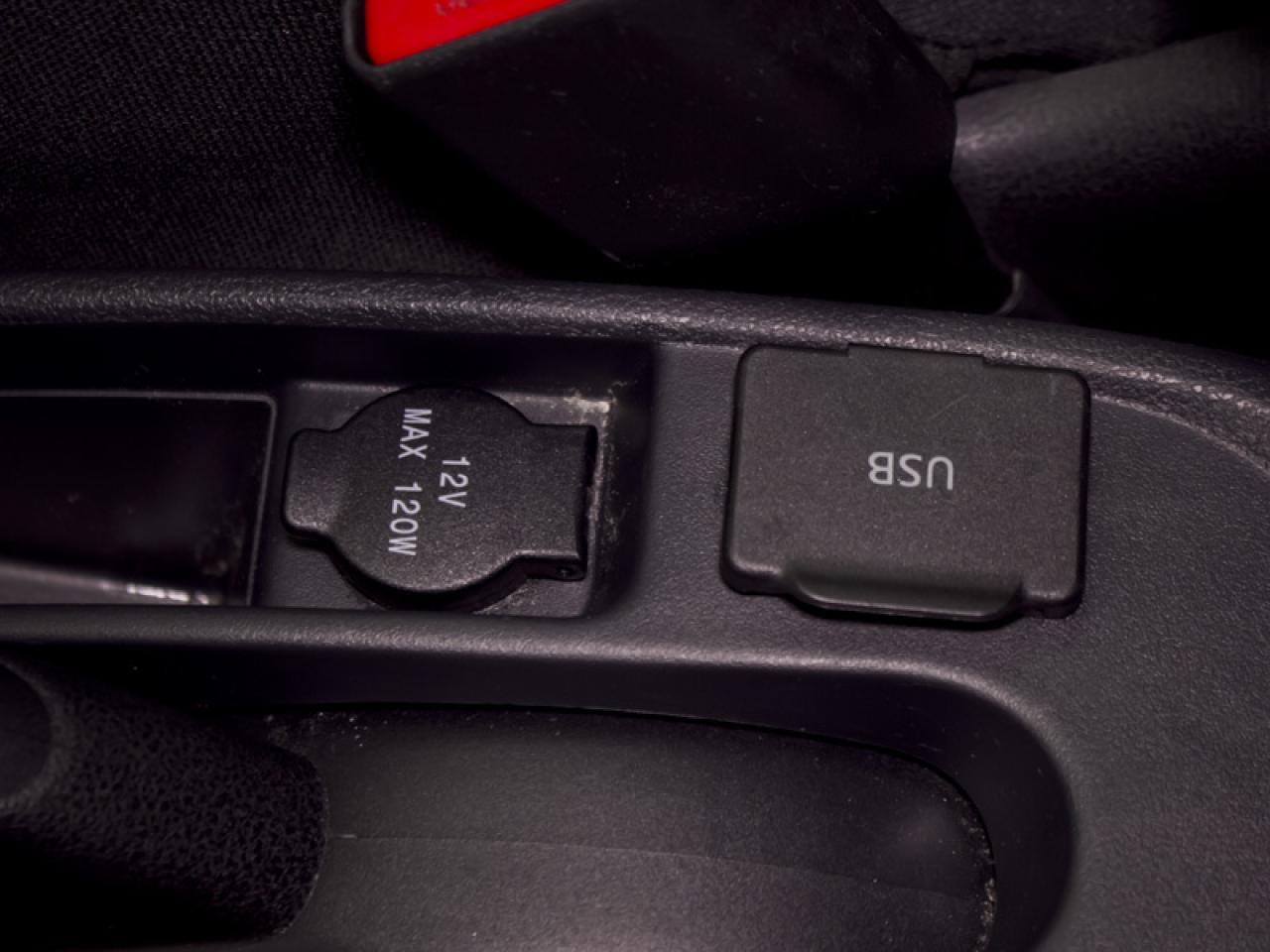 653821