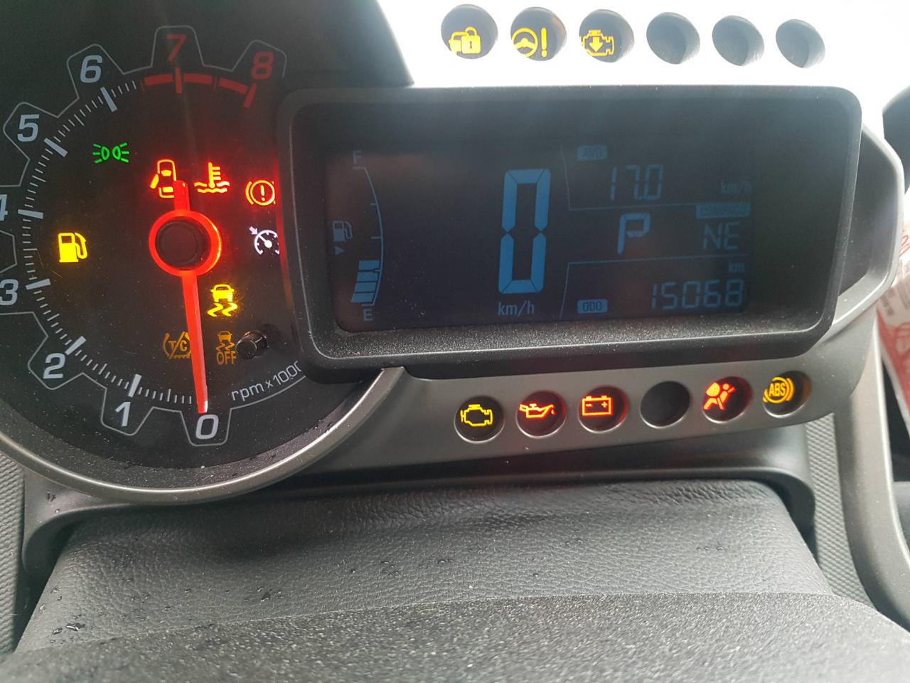 653836