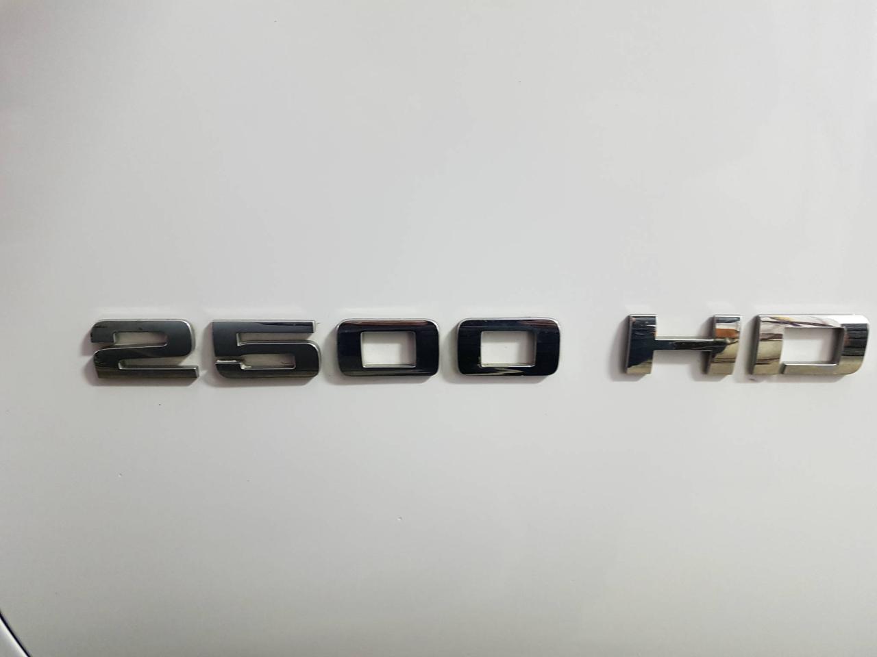 653856
