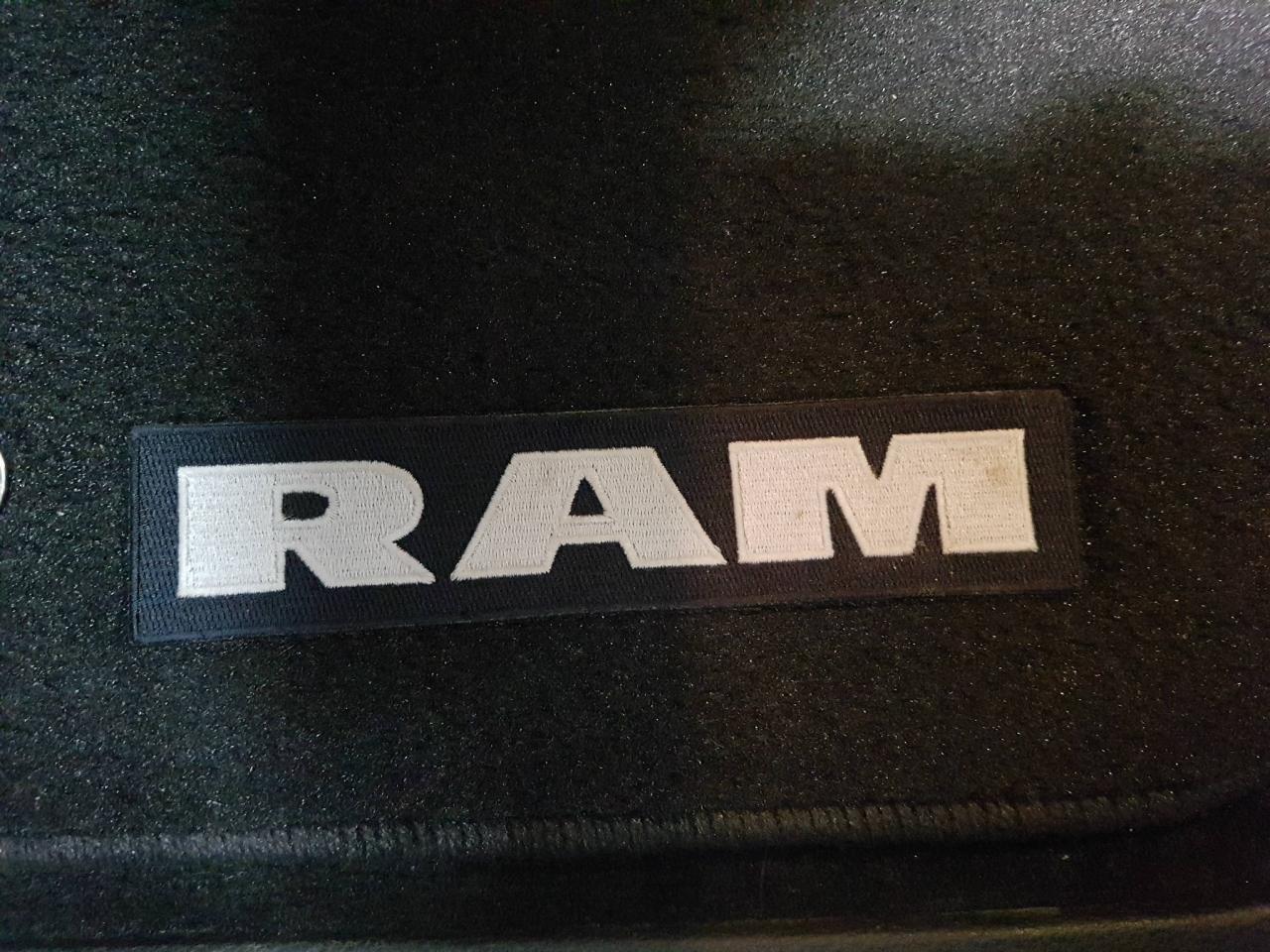 653864