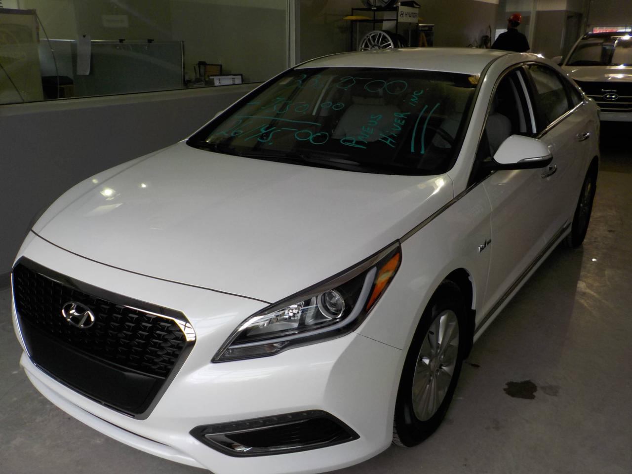 Used 2016 Hyundai Sonata Hybride PNEUS HIVER INCLUS,VEH NEUF for sale in Rivière-Du-Loup, QC