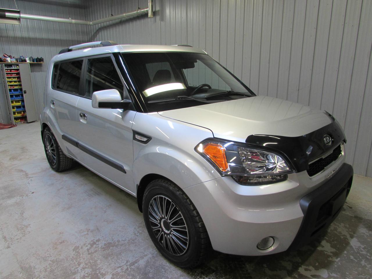 Used 2010 Kia Soul kIA SOUL 2010 SILVER 80 000KM AUTOMATIQU for sale in L&eacute;vis, QC