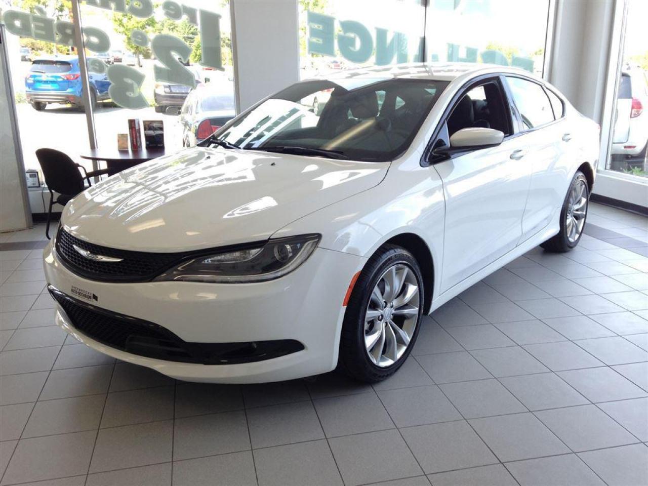 Used 2015 Chrysler 200 GAR for sale in Sherbrooke, QC