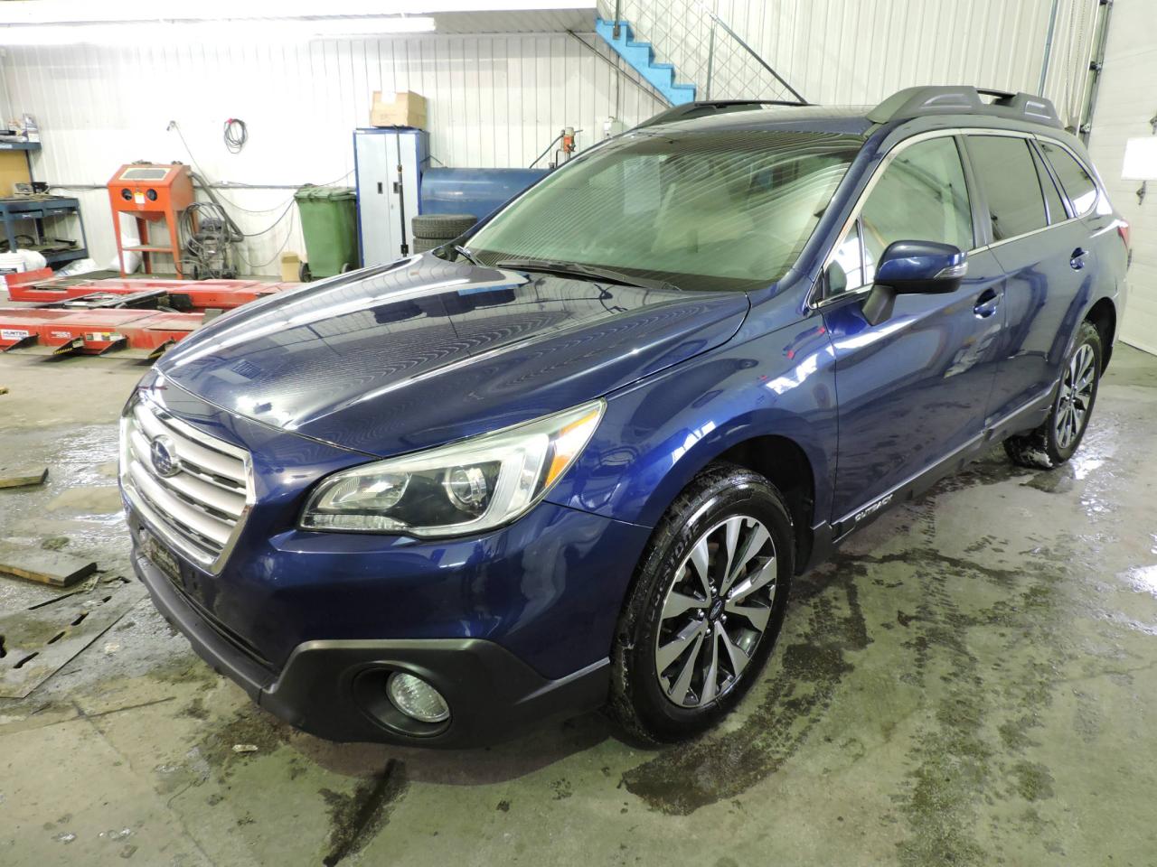 Used 2015 Subaru Outback 5 portes Auto  avec groupe Limited for sale in St-Hyacinthe, QC