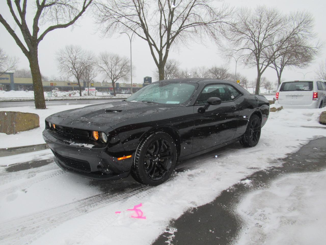 Used 2017 Dodge Challenger Sxt V6 Blacktop for sale in Dollard-des-Ormeaux, QC