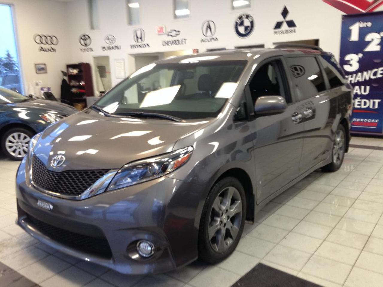 Used 2016 Toyota Sienna SE for sale in Sherbrooke, QC