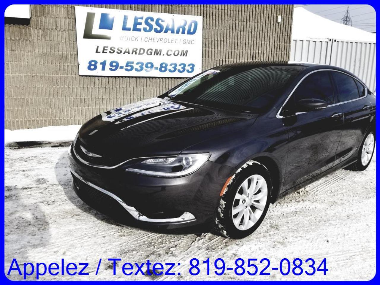 Used 2015 Chrysler 200 C, Navigation , Toit for sale in Shawinigan, QC