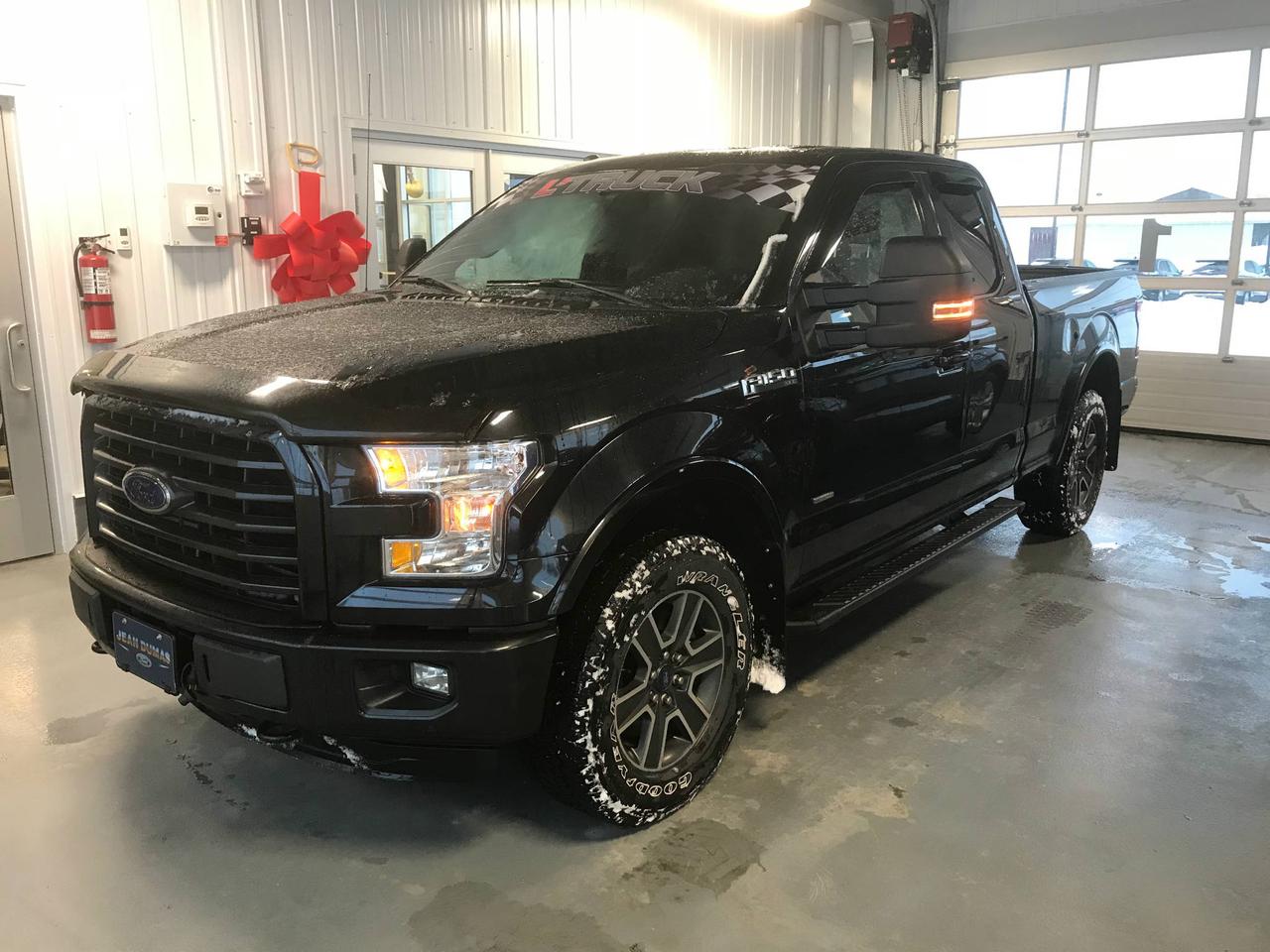 <a href=https://www.jeandumasforddolbeau.com/occasion/Ford-F150-2015.html>https://www.jeandumasforddolbeau.com/occasion/Ford-F150-2015.html</a>

Air climatisé, GPS, Vitres électriques, Portes électriques, Sièges électriques, Sièges chauffants, Régulateur de vitesse, Mags, Backup caméra, TPMS
Véhicule très propre roues 18 pouces en été, encore garantie du fabriquant