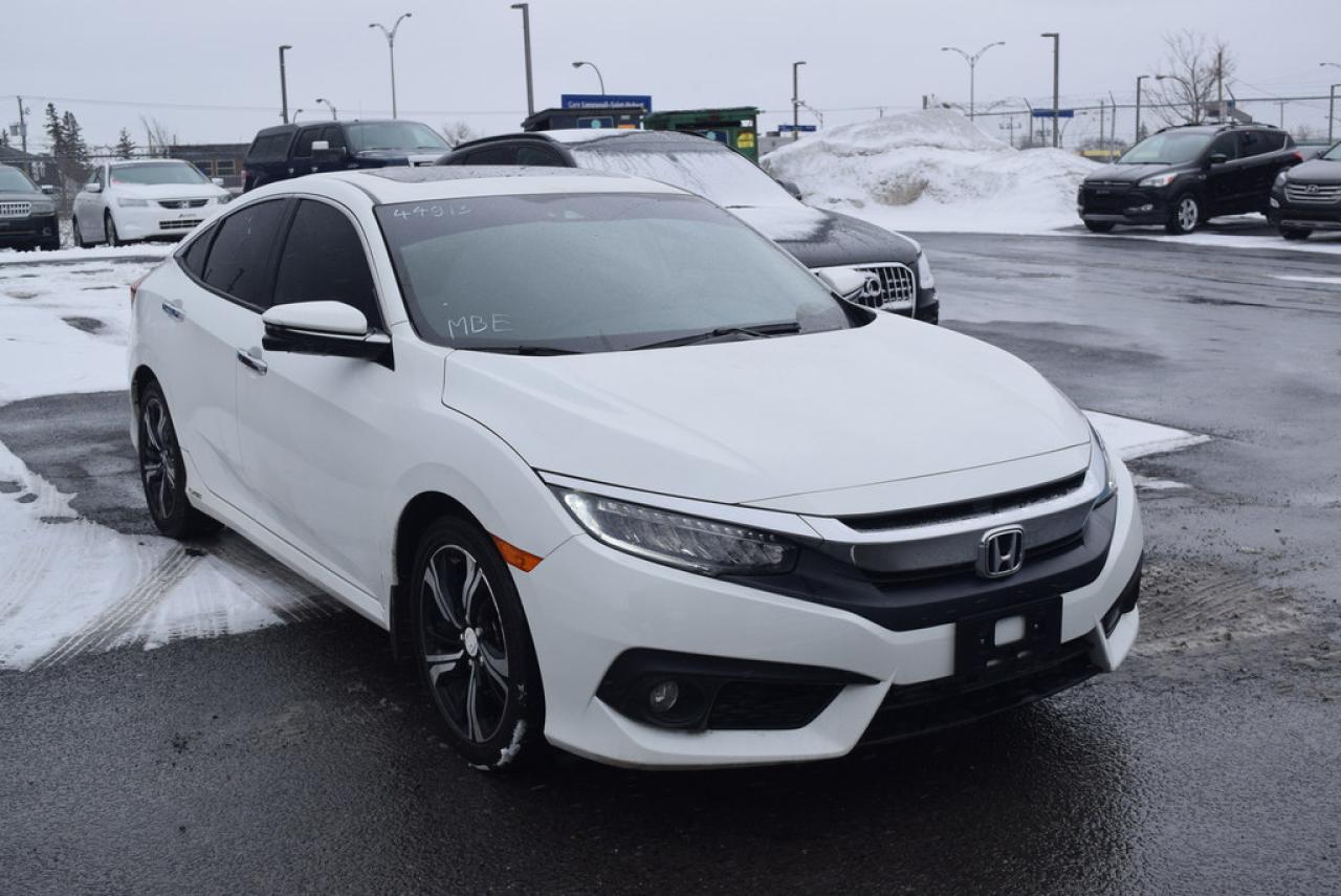 Used 2016 Honda Civic Touring for sale in St-Hubert, QC