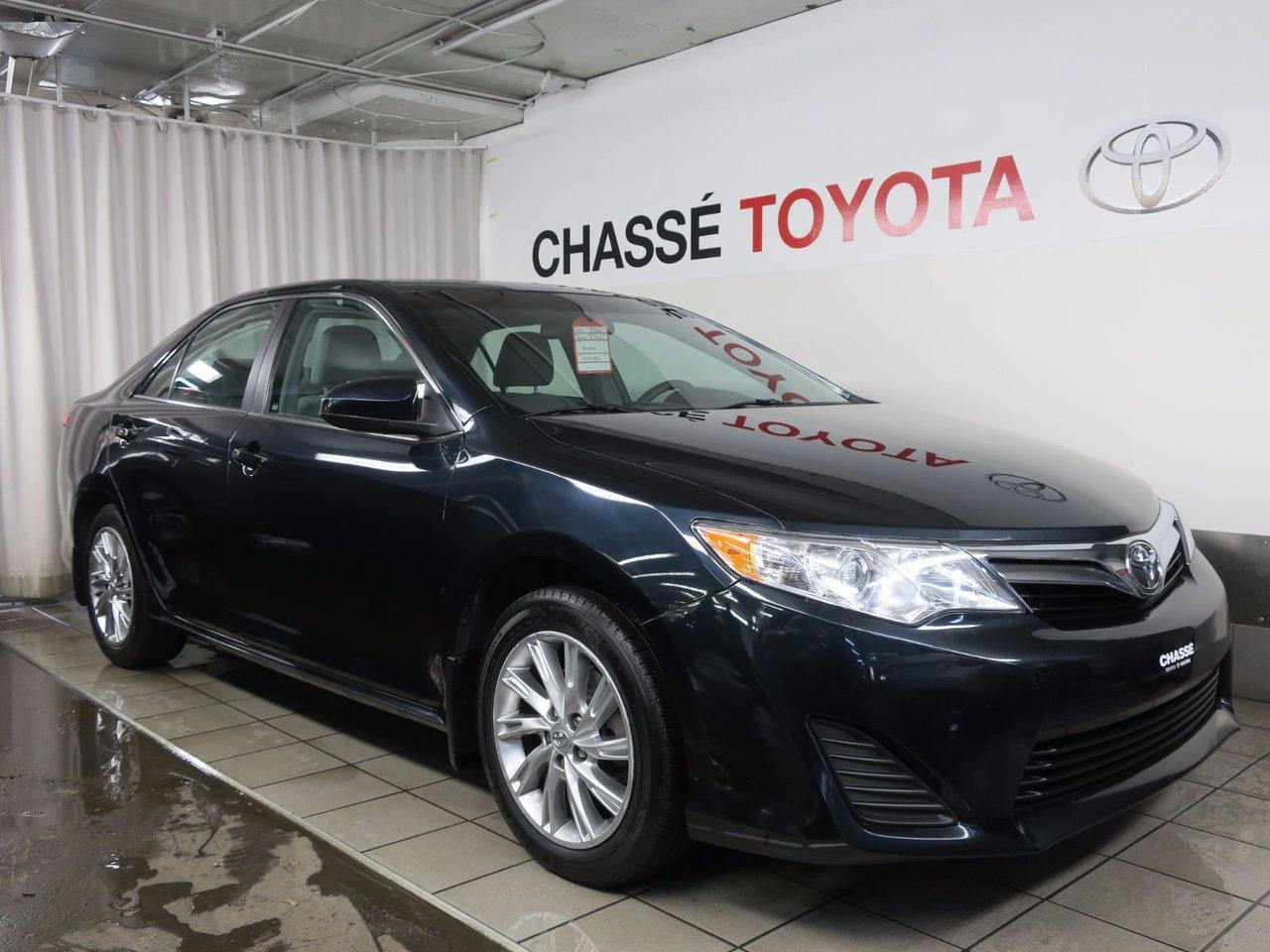 Used 2014 Toyota Camry Le Grp Navigation for sale in Montréal, QC