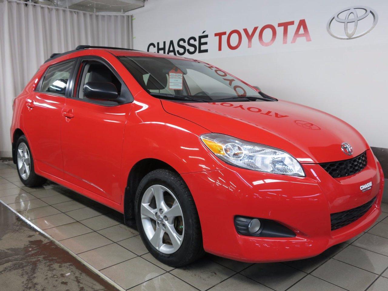 <a href=https://www.autoaubaine.com/Toyota-Matrix-c6974765.html>https://www.autoaubaine.com/Toyota-Matrix-c6974765.html</a>

Toyota Matrix Touring  2012Régulateur de vitesse, Toit ouvrant, Essuie-glace arrière, Freins ABS, Contrôle de stabilité, Coussin gonflable conducteur, Coussins gonflables latéraux, 6 Haut-parleurs, Portes électriques, Tachymètre, Vitres électriques, Air climatisé, Sièges arrières rabattables, Volant ajustable, Tout équipé, Radio AM/FM, Direction assistée, Télédéverrouillage, Rétroviseurs chauffants, Banquette arrière divisé, Rétroviseurs électriques, Jantes en alliage, Antipatinage, Phares antibrouillards, Prise Auxiliaire, Port USB
