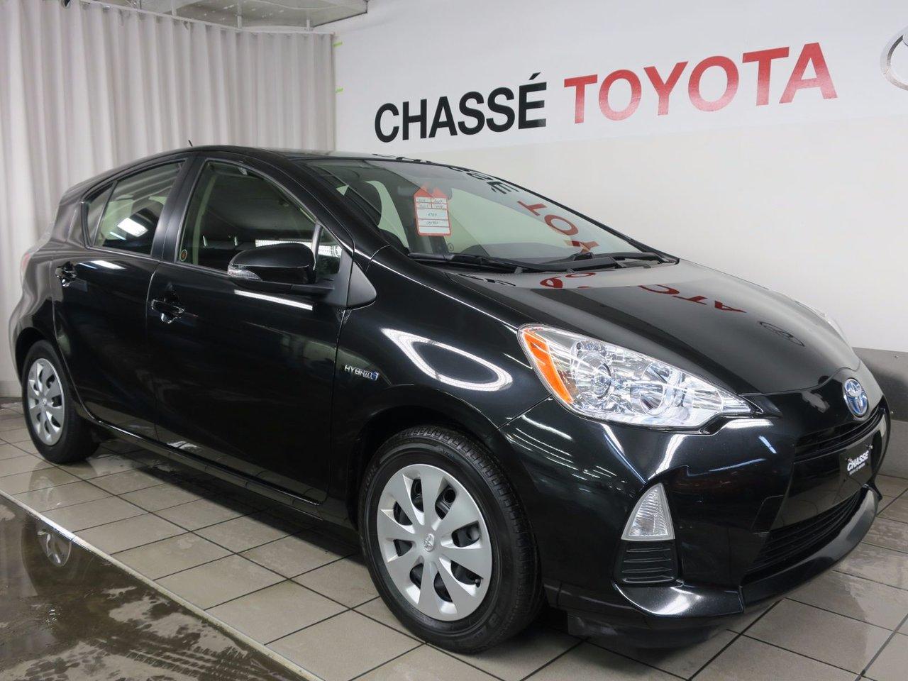 Used 2014 Toyota PRIUS C Grp Amélioré for sale in Montréal, QC