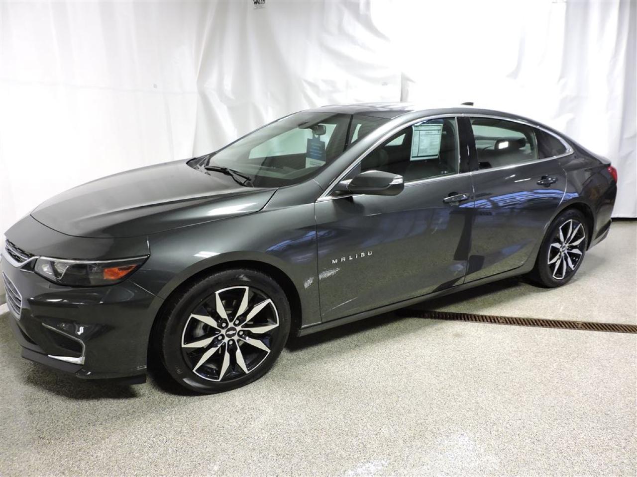 Used 2017 Chevrolet Malibu Lt, Toit, Gps for sale in St-Hubert, QC