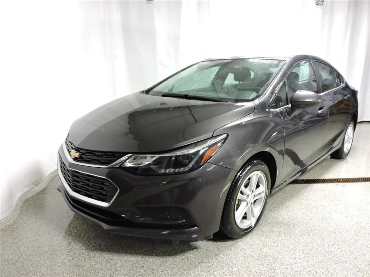 Used 2017 Chevrolet Cruze Lt Toit Camera De for sale in St-Hubert, QC