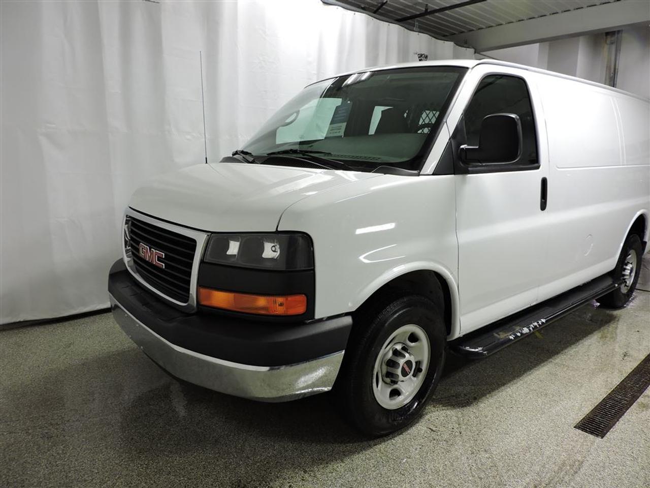 <a href=https://www.actionchevrolet.com/occasion/GMC-Savana-2015.html>https://www.actionchevrolet.com/occasion/GMC-Savana-2015.html</a>

SEULEMENT 28376 KM**CERTIFIÉ**Garantie GM avec assistance routière.  Aucun dossier de dommages trouvé sur Carproof.  Inspection de 150 points par technicien Certifié inclue.  Le meilleur financement sur place! Avec le Plan V.I.P**  ** Sujet à approbation du crédit,montant et année du véhicule.  Sur la Rive Sud de Montréal.(Frais SVGO,Carproof sus**détail en magasin)    Notre localisation nous rend très facile daccès pour tous les gens de la Montérégie. Que vous veniez de Longueuil, Brossard ou St-Jean Sur Richelieu. Vous nous trouverez très facilement par le chemin des Promenade St-Bruno.    Si vous venez de Montréal, de Laval ou de la Rive Nord. Vous navez qua passer par le pont Champlain et lautoroute 30. Une fois rendu sur la Rive Sud, vous nêtes qua 10 minutes de notre concession Chevrolet, Buick, GMC.          Nous vendons et capable de vous trouvez toutes les marques de véhicules doccasion.