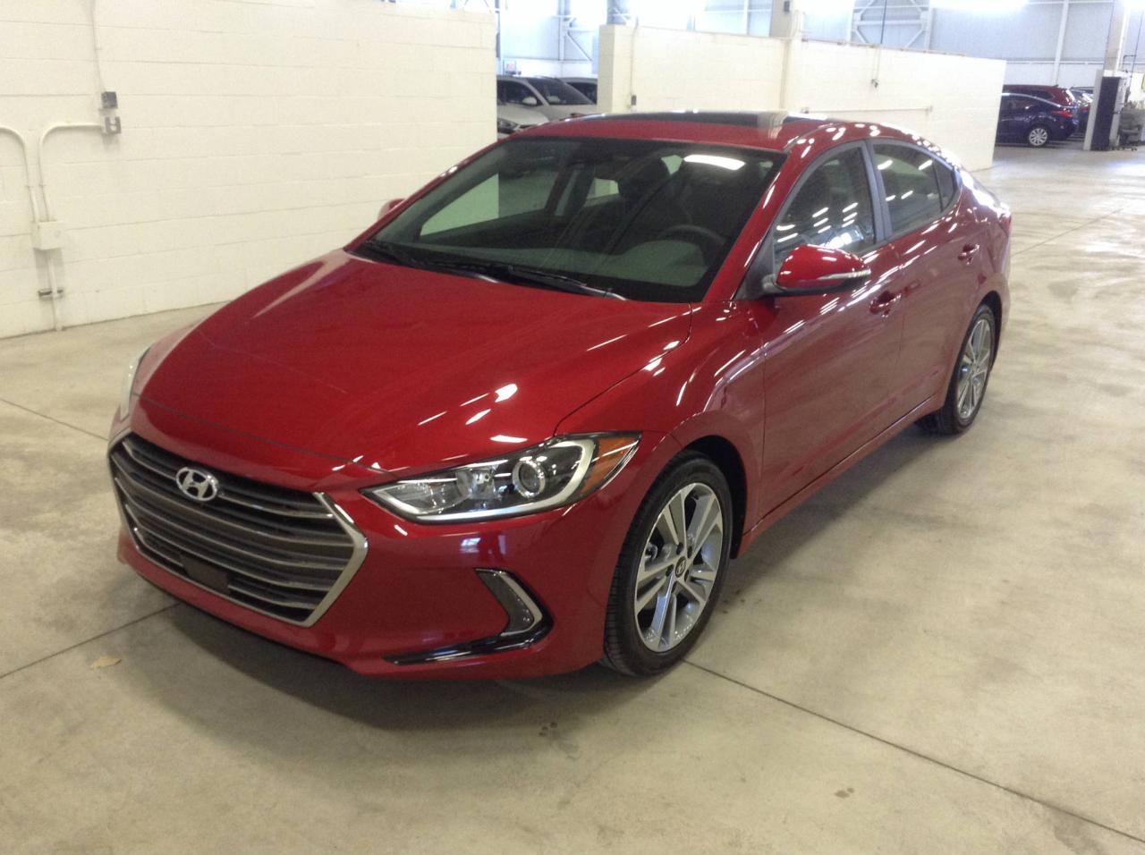 Used 2018 Hyundai Elantra GLS CUIR TOIT et +  60$/sem* for sale in Longueuil, QC