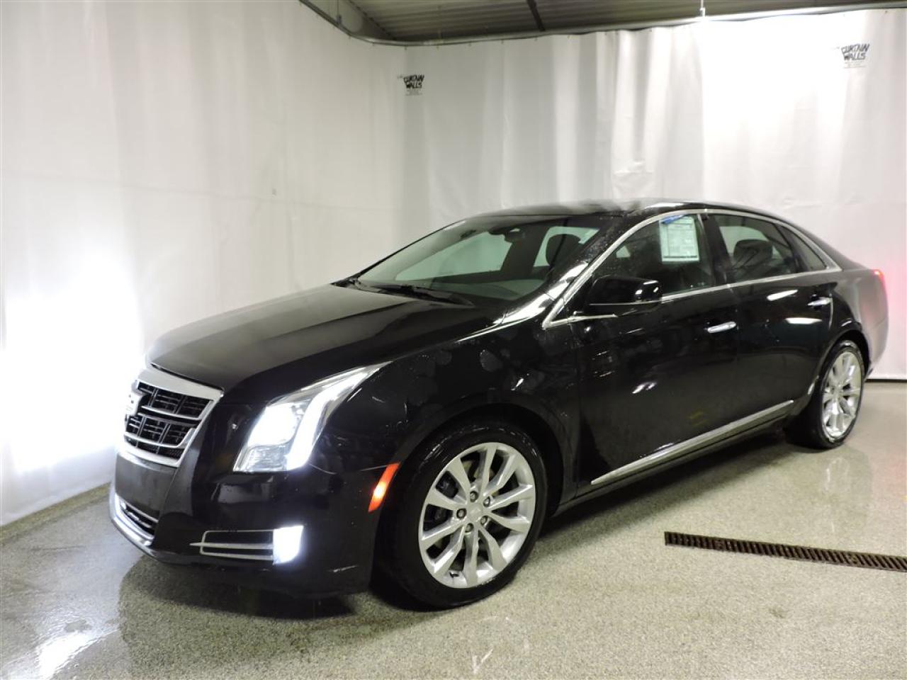 Used 2017 Cadillac XTS Luxury, Awd, Toit for sale in St-Hubert, QC
