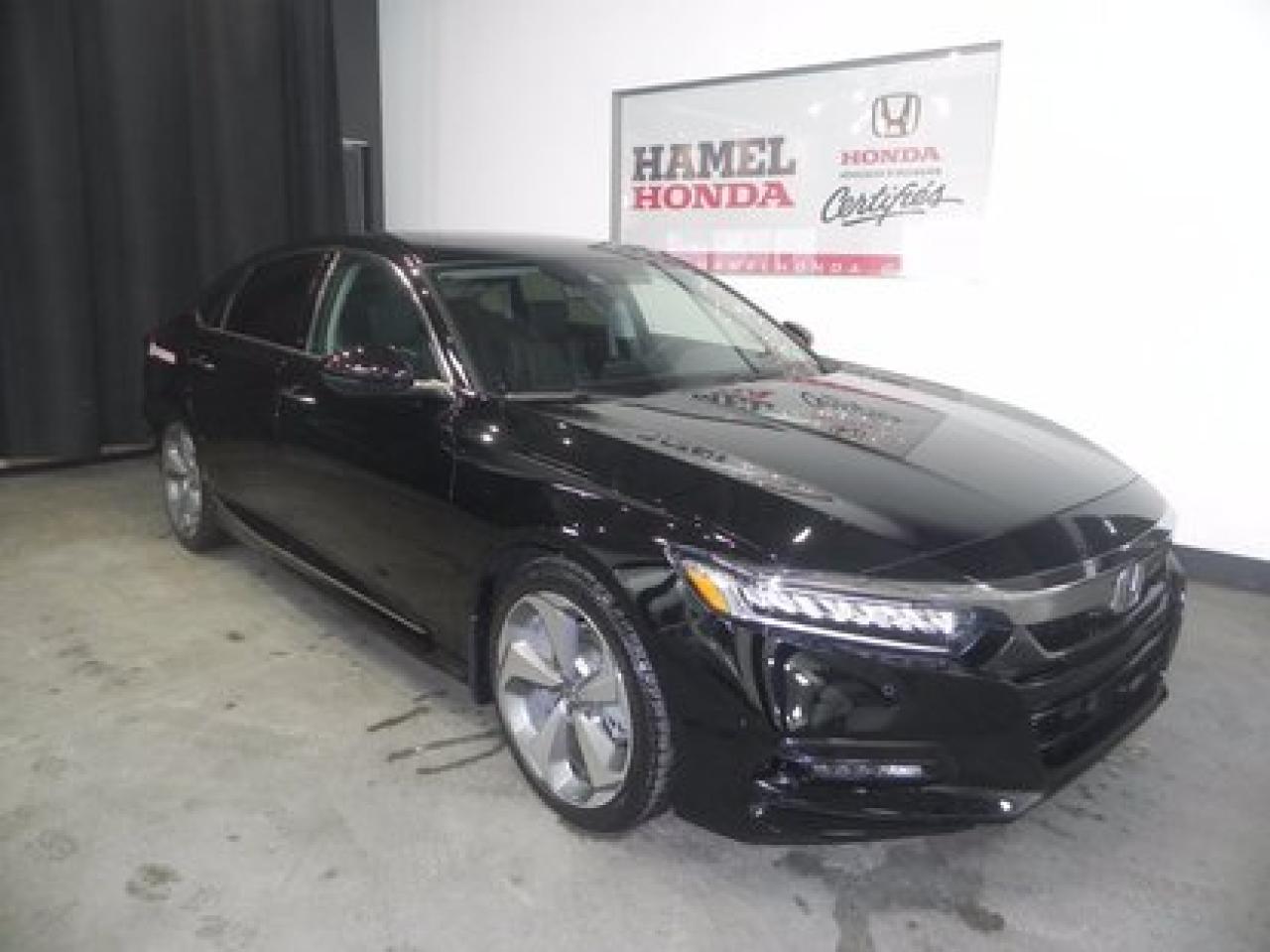 Used 2018 Honda Accord Touring for sale in St-Eustache, QC