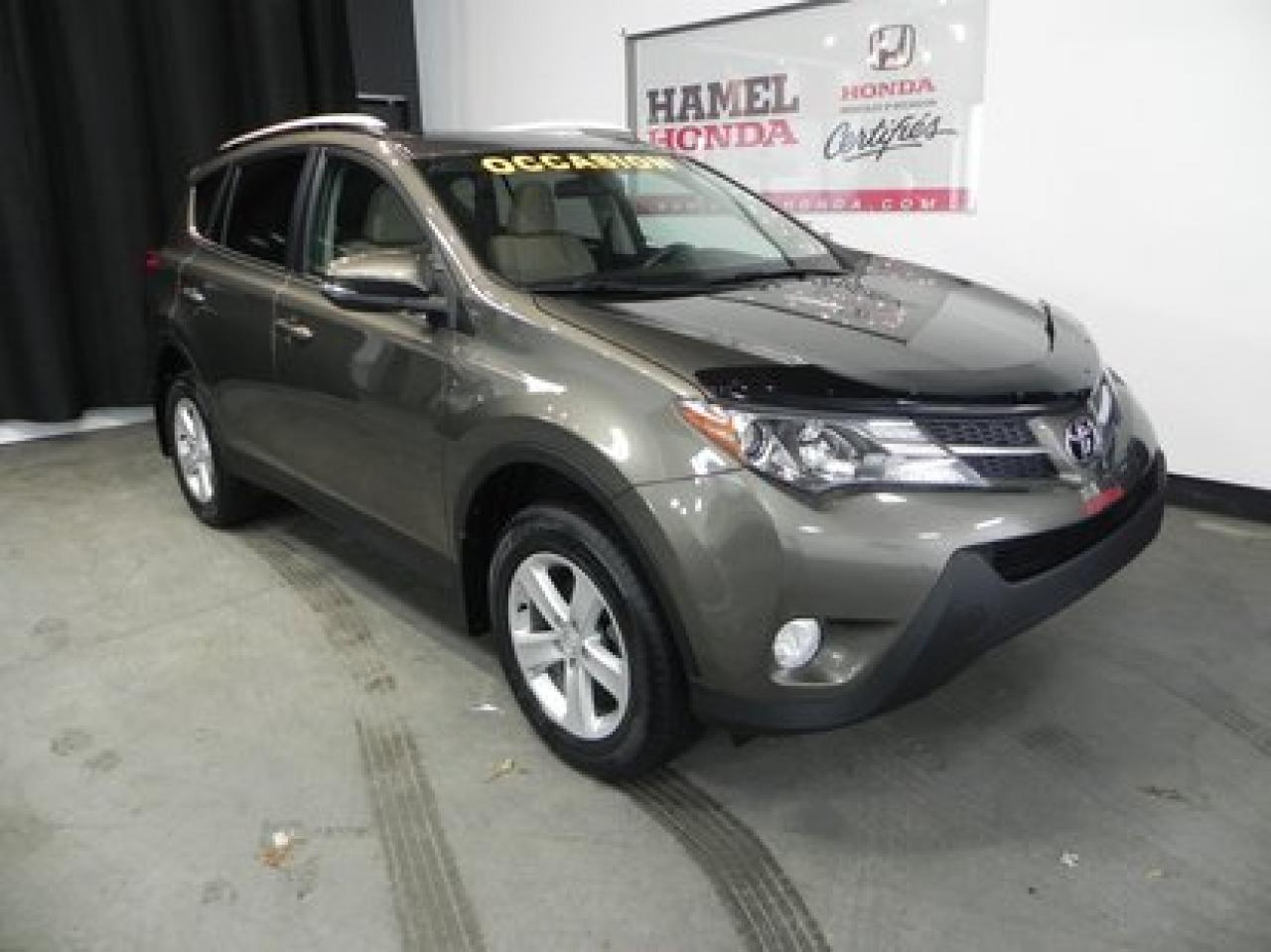 Used 2014 Toyota RAV4 Xle Toit 4x4 for sale in St-Eustache, QC