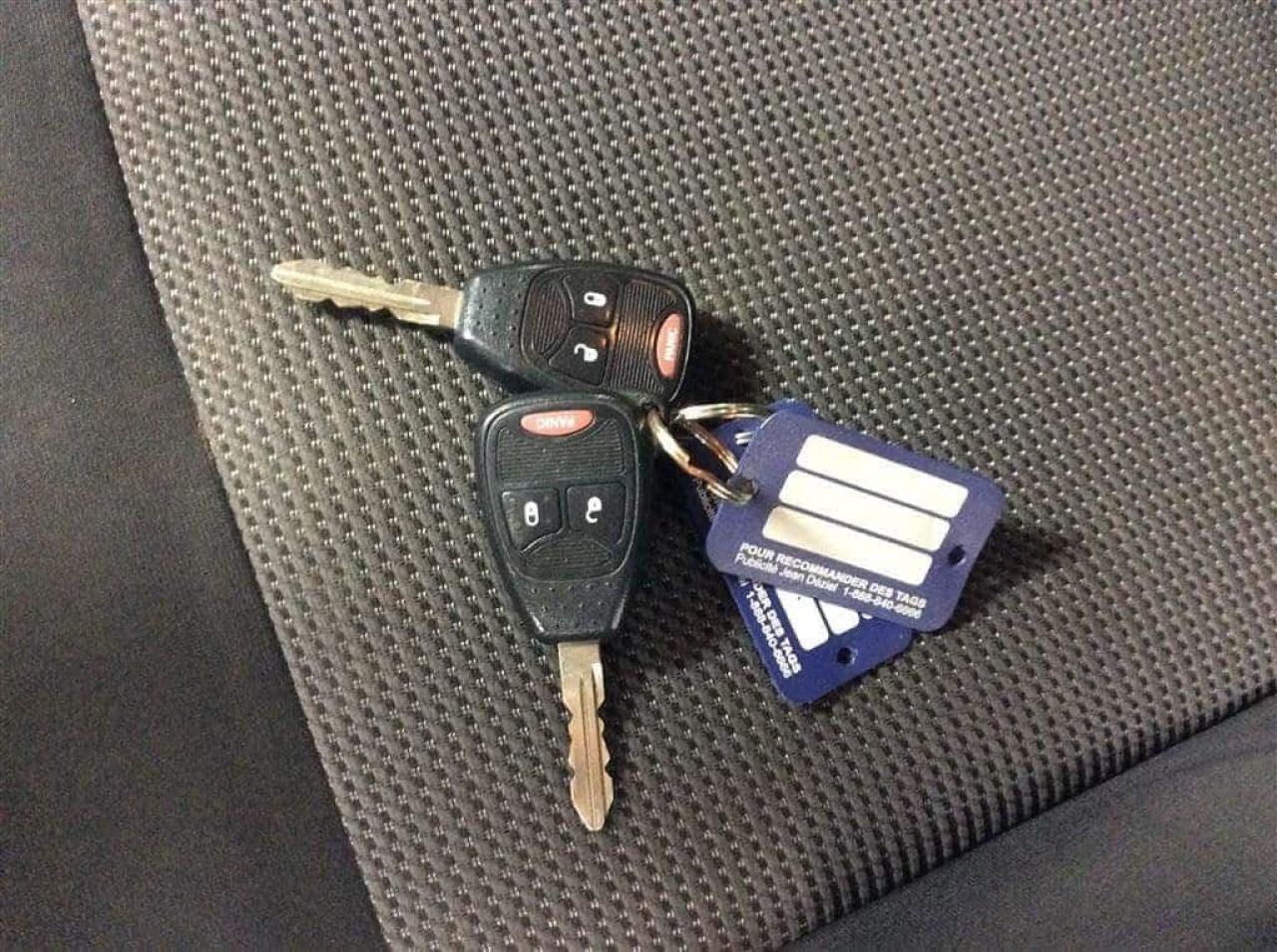 656100