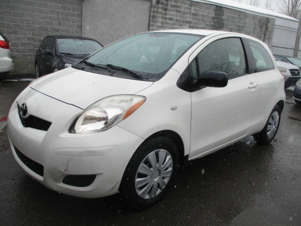 Used 2010 Toyota Yaris Hayon 3 portes, boîte automatique, CE for sale in Laval, QC