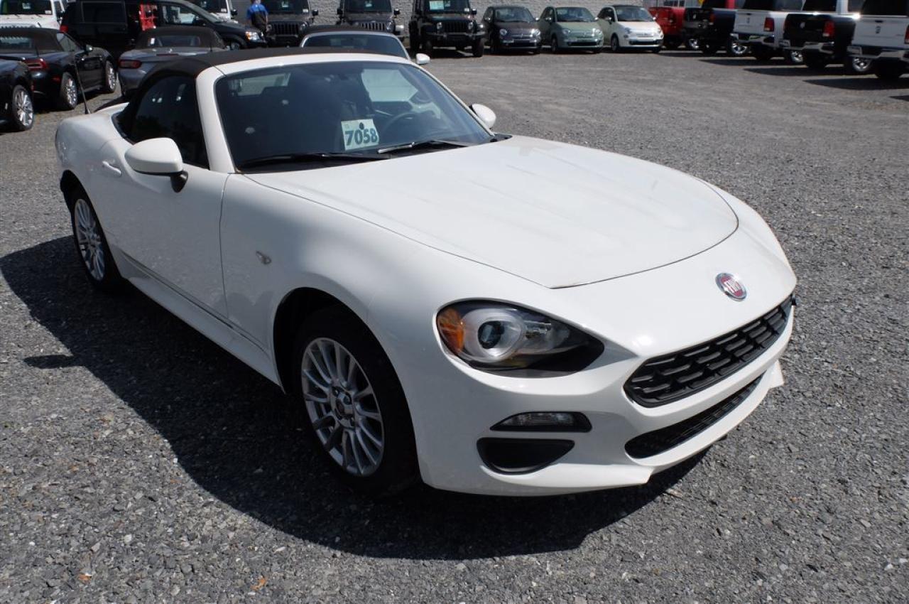 Used 2017 Fiat 124 Spider 2dr Conv Décapotable for sale in St-Hubert, QC