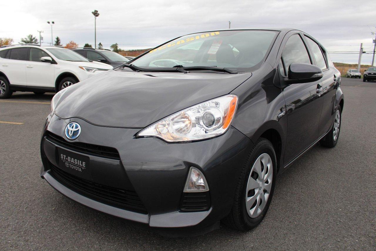 Used 2014 Toyota PRIUS C Grp Amélioré for sale in St-Basile-le-Grand, QC