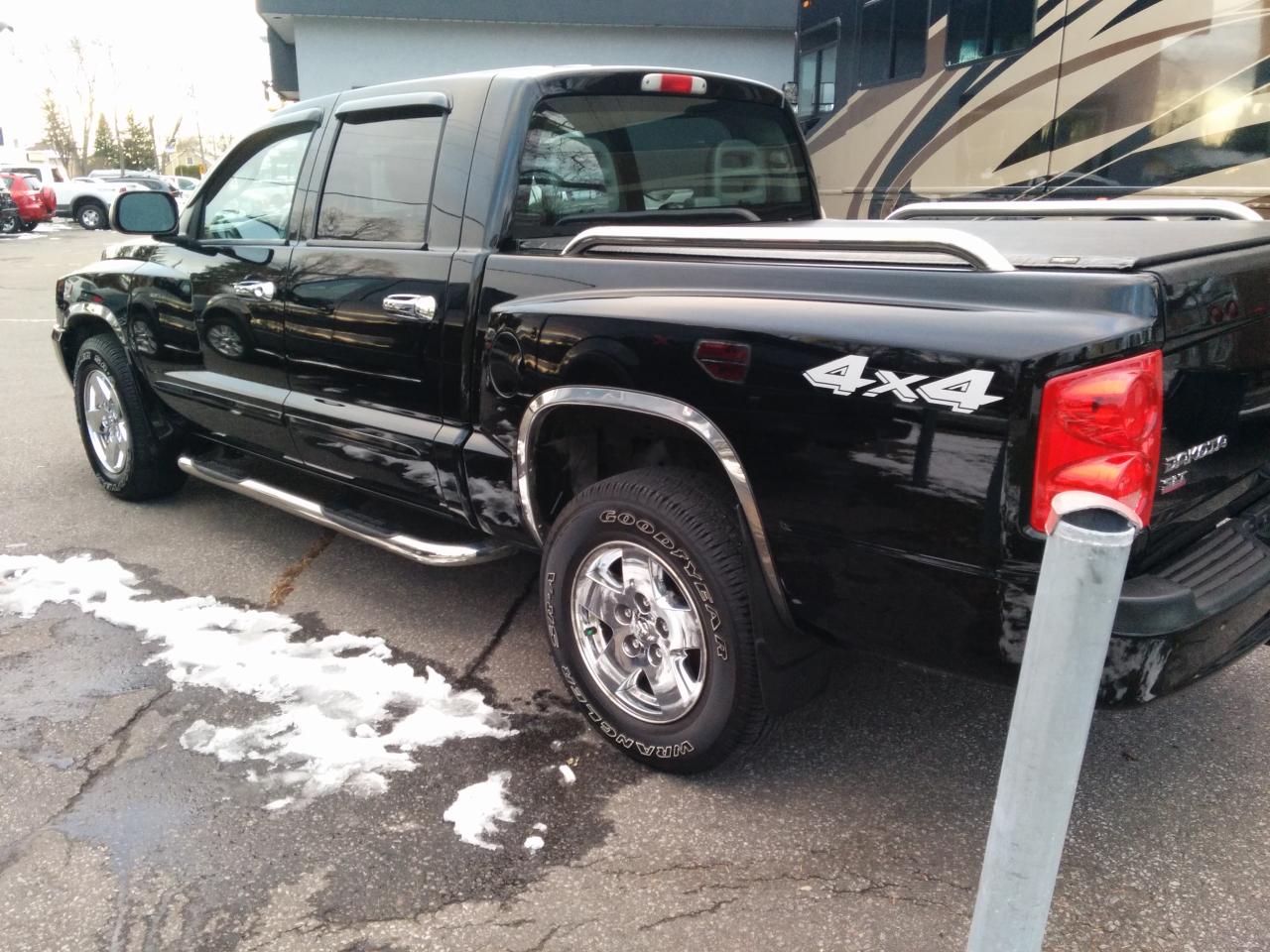 Used 2005 Dodge Dakota Quad Cab 4WD SLT for sale in Le gardeur, QC