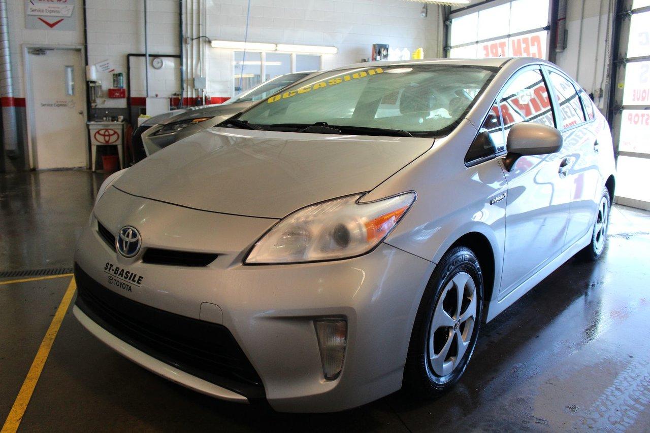 Used 2015 Toyota Prius Lift Back Bluetooth for sale in St-Basile-le-Grand, QC