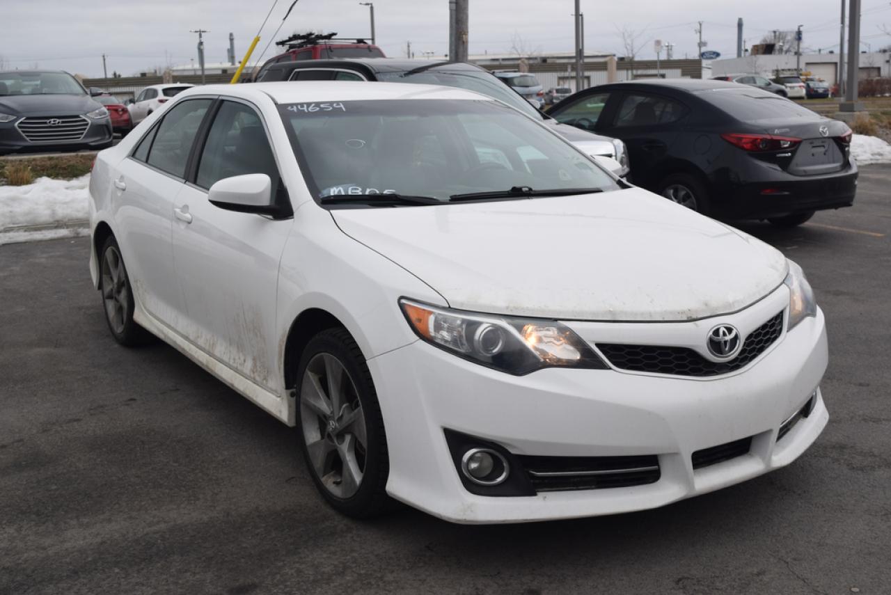 Used 2013 Toyota Camry Se A/c Mags Camera for sale in St-Hubert, QC