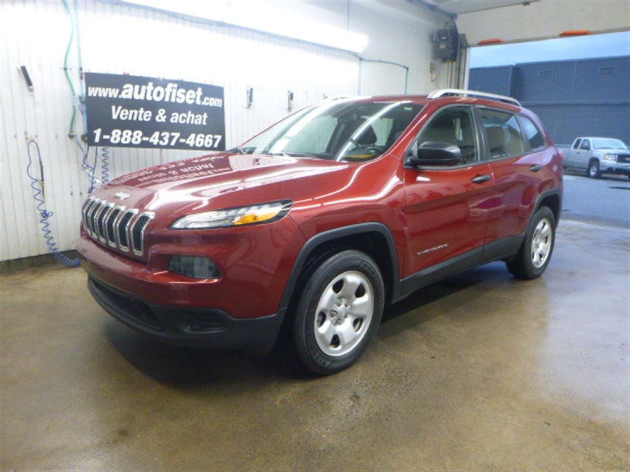 Used 2015 Jeep Cherokee Sport for sale in St-Raymond, QC