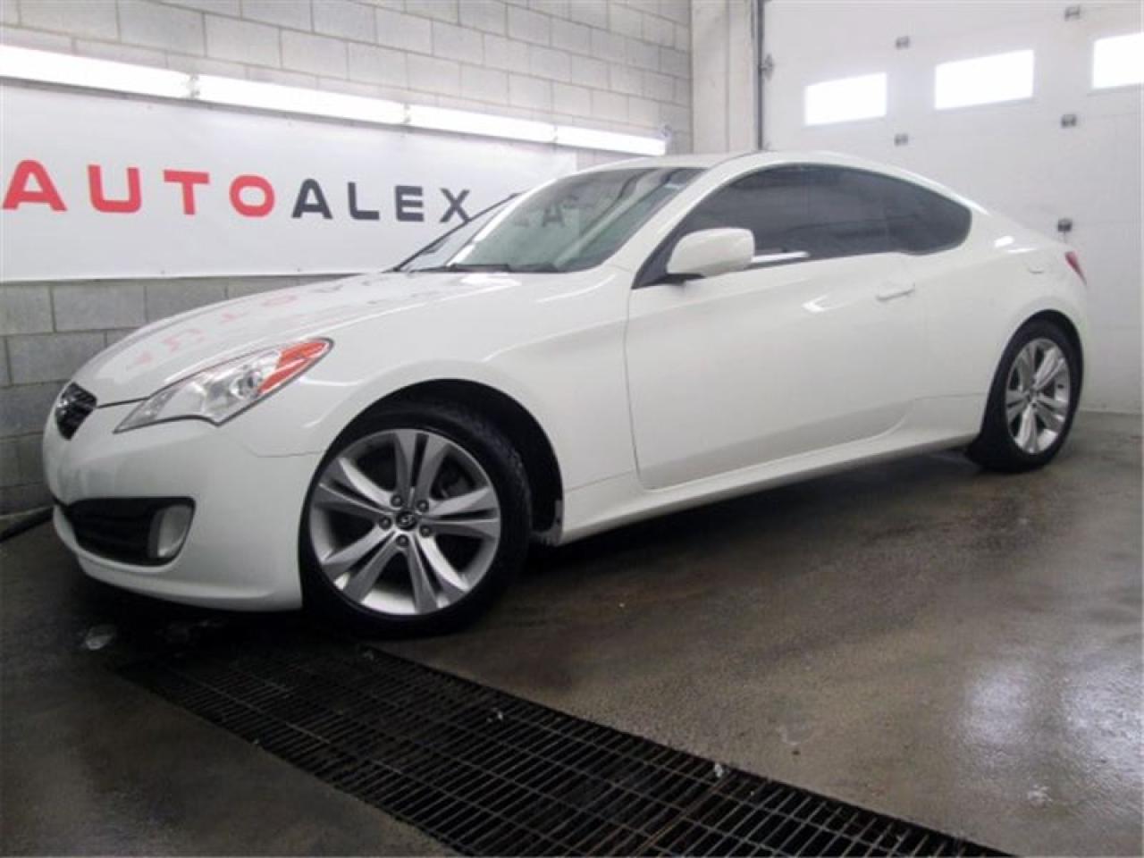 Used 2012 Hyundai Genesis 2.0t Prem. Coupe for sale in St-Eustache, QC
