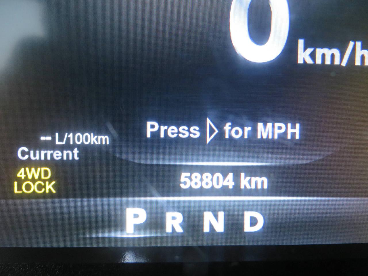 657043